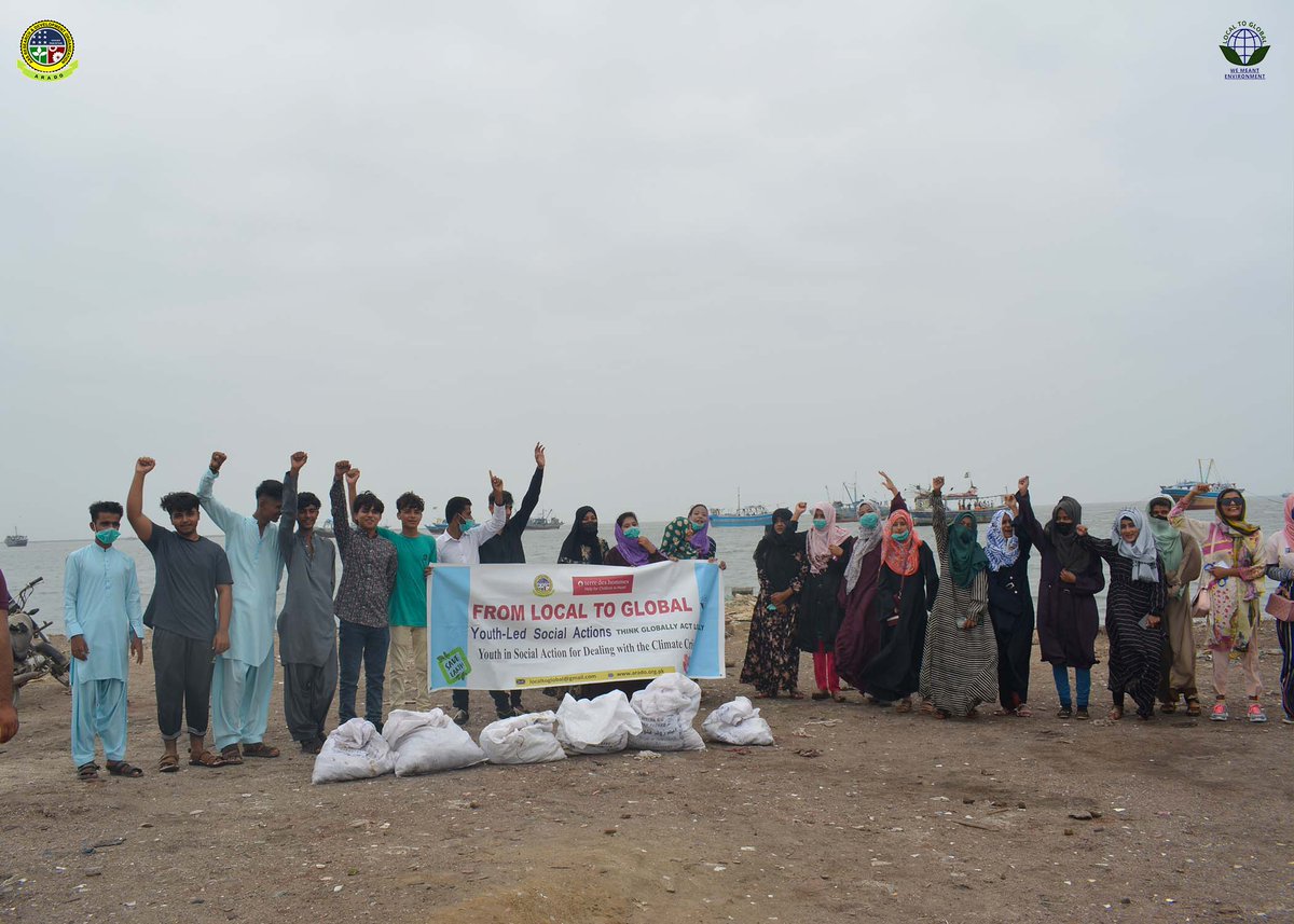 LocaltoGlobalPK's tweet photo. The Local to Global Project ARADO organized a youth-led beach cleaning activity with collaboration PFF youth at Ibrahim Hyderi Coastal Area, environment, inspiring hope for a sustainable future in Karachi and beyond.

#beachcleanup #socialactionofyouth #climatechange https://t.co/HvLwWjxqSz