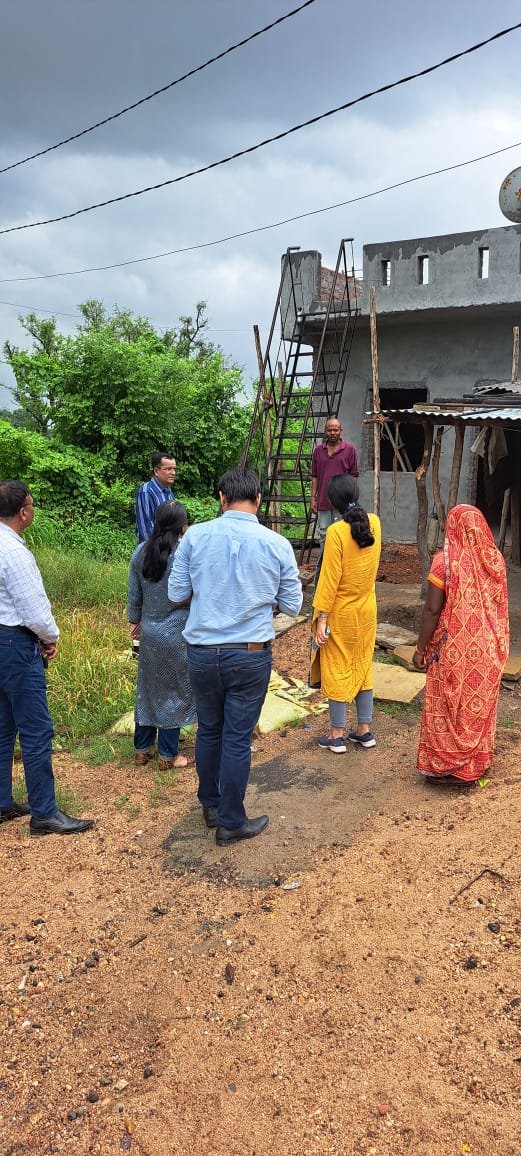 આજરોજ વાઘોડિયા તાલુકા પંચાયતની મુલાકાત દરમિયાન ગ્રામવિકાસ અને પંચાયત વિભાગની વિવિધ યોજના અંતર્ગત સમીક્ષા કરવામાં આવી. તેમજ ચીપડ ગામે PMAY- G યોજનાના લાભાર્થીઓની મુલાકાત લેવામાં આવી.<a href="/crdgujarat1/">Commissionerate of Rural Development,Gujarat</a> <a href="/GujPRHDept/">Panchayat, Rural Housing & Rural Dev. Department</a> <a href="/monakhandhar/">Mona Khandhar IAS</a> <a href="/GujDCoffice/">Guj DCoffice</a>