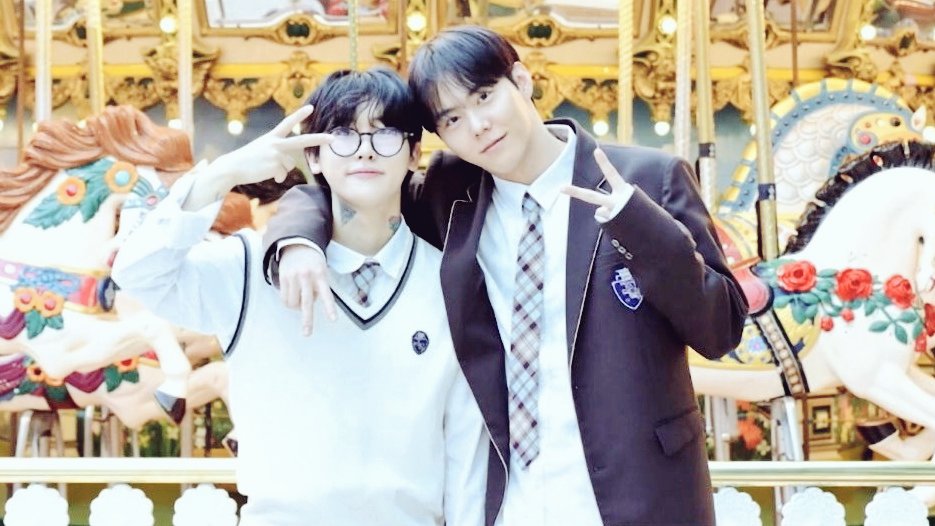 I wish you both the very best relationship, and I hope your relationship last long and that you continue to love, hug, and hold each other's hand for a very long LONGGG time. My friday will never be the same again :( 

#hisman2 #남의연애2