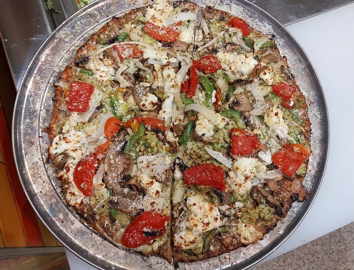 corpselilies's tweet photo. random veggie dishes I've made for myself at work 🤭🤤 https://t.co/68XwJviVwH