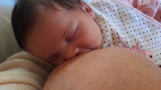 Look who likes mommy milk https://t.co/SNx5zOLyGw