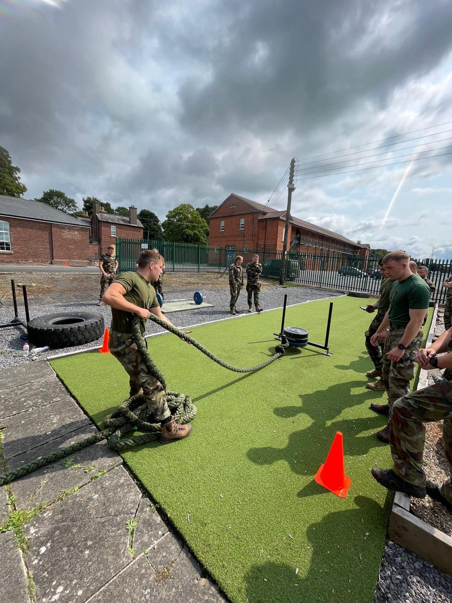 DFCavalryCorps's tweet photo. Recently 1ACS conducted "The Iron Soldier" #MilFit competition🪖 This involved a series of intense & robust exercises🏋♂️testing physical strength & mental fortitude💪Tpr Shane Ryan was the ultimate winner🏆
#Cavalry #CarpeDiem #óglaighnahéireann #WeAreYou #BeMore #Fitness⬛️🟥🟩 https://t.co/Is2GpwxDxI
