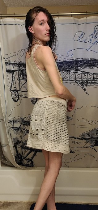 My morning shoot is done byw~ it's on my OF already ❤️ https://t.co/fkCN0XFfuC