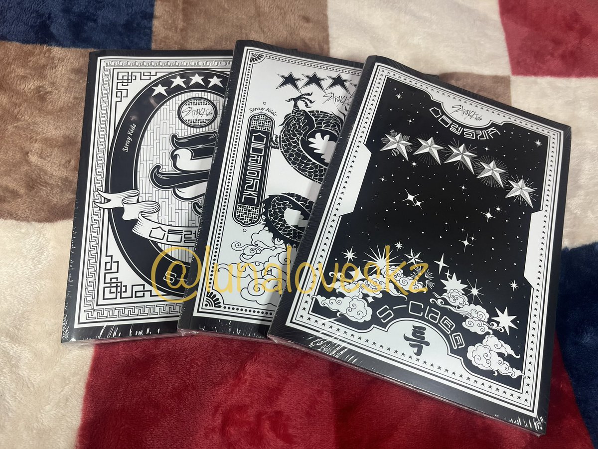 lunaloveskz's tweet photo. ✨🍀 STAY GIVE AWAY 🍀✨
(Open Worldwide 🌎 !!!! )

I want to share my recent luck and blessing with skz jp lotteries by doing a give away!

♥️ 3 SEALED 5-Star albums (ver A, B and C)
♥️ 3 winners (1 album/winner)

Ends: 8/8 23:59 JST/KST

To join:
1. Repost (QRT❌)
2. Follow me, @Stray_Kids_JP  and @Stray_Kids 
3. Reply with what you love the most about our Stray Kids ✨

more info 👇🏻