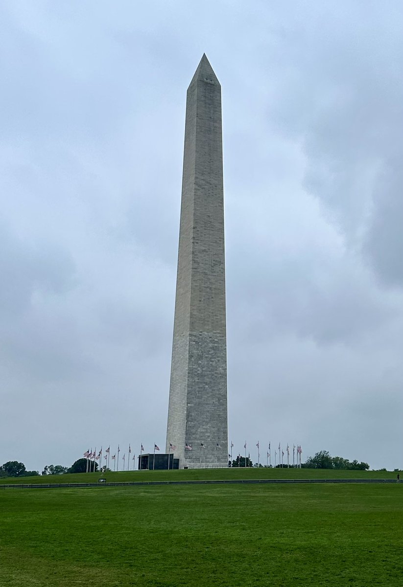 Nothing like a monument run to kick off #APA2023 day 2! 
“Right place, right time, doing the right things” -<a href="/drthema/">Dr. Thema</a>
