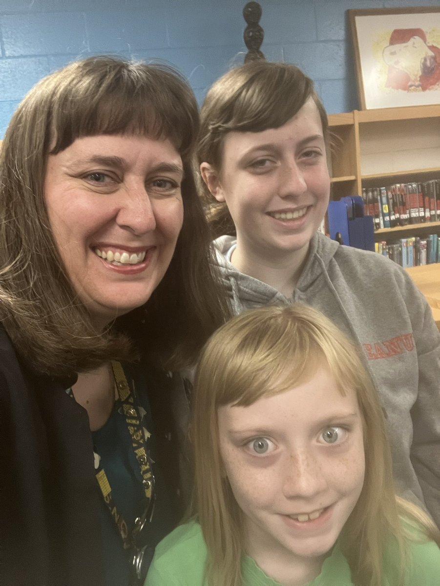 fssdfismedia's tweet photo. It’s the first day of school for the Wade family! Of course we had to get our picture in the library! We hope everyone has a great year! #FSSDfirstday https://t.co/taFUxJ5HtN