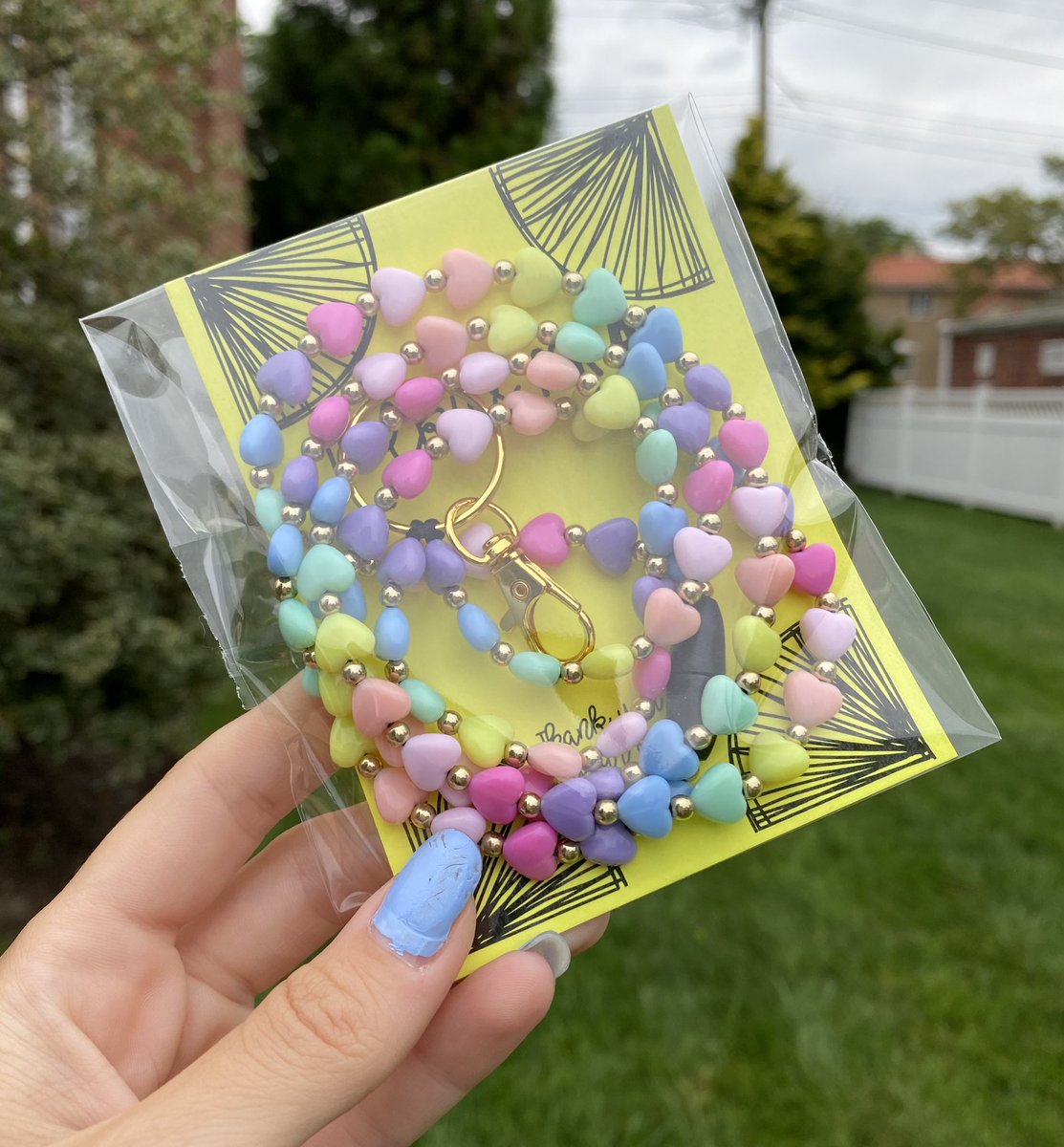 #BacktoSchool2023 GIVEAWAY✨

1 winner will receive a beaded heart lanyard to start the school year off!!!

1) Retweet

2) Tag 3 Friends 

3) Follow Me

Good Luck! #Giveaway ends Sunday 8/6

Winner must live in the US! #clearthelist