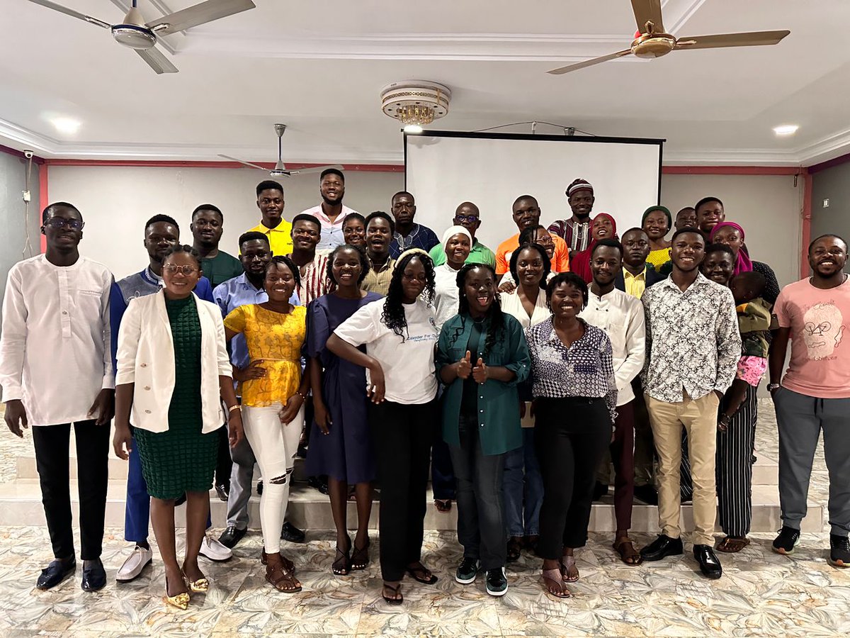 A wonderful group participation as young individuals have come together to learn and share ideas on #FundRaising #ProposalWriting #SocialMediaAdvocacy and believe we will make an impact in society. 

#PlanNPIIAWaTraining 
#WaYouthLedGroups
#SocialMediaAdvocacy