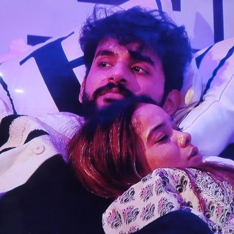 <a href="/JioCinema/">Jio Cinema</a> <a href="/BeingSalmanKhan/">Salman Khan</a> <a href="/ItsManishaRani/">Manisha Rani</a> <a href="/heyshankar_/">Jiya Shankar</a> <a href="/ElvishYadav/">Elvish Yadav</a> <a href="/AbhishekMalhan4/">Abhishek Malhan</a> #AbhiSha