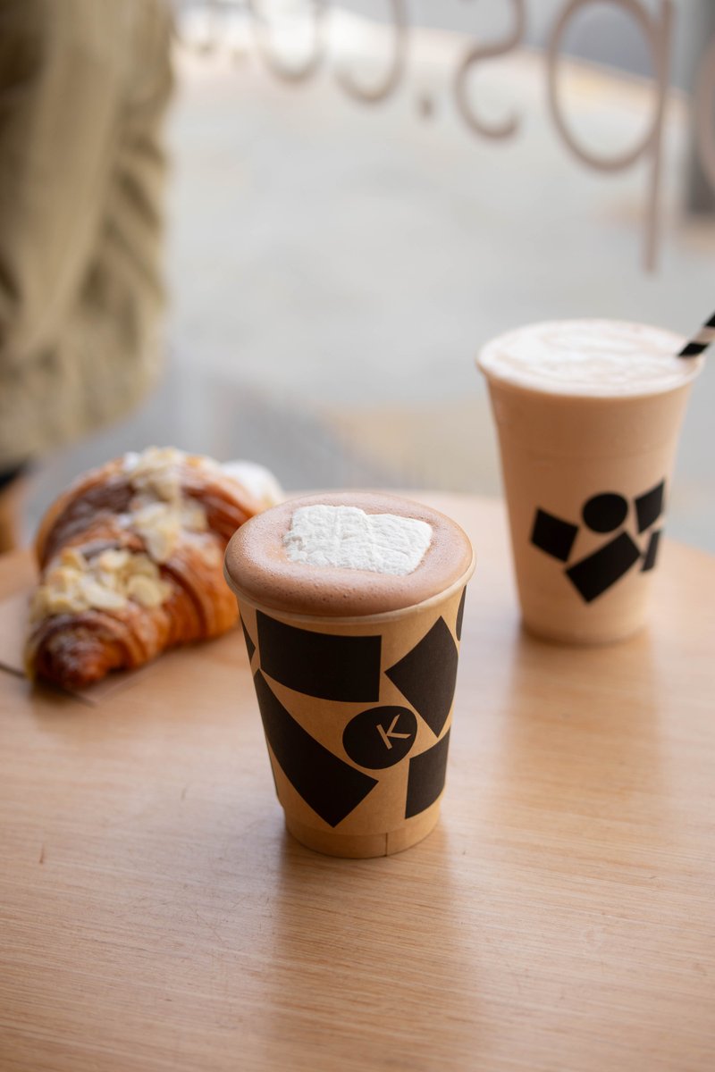 KnoopsChocolate's tweet photo. At Knoops, we’ve got the British summertime covered. 🌦️💨☀️
Whether it’s raining and windy or seriously hot, there’s a chocolate drink for you 🤎
#chocolatestore #londoncoffee https://t.co/EPhYaJVZrj