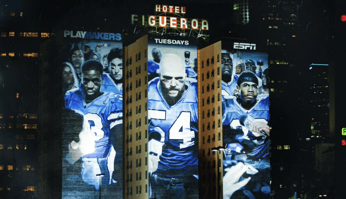 ChrisVannini's tweet image. 20 years ago, ESPN aired Playmakers, a scripted drama about a football team with drug issues, domestic violence and homophobia.
It was a massive hit, but the NFL hated it, so it was canceled.
Here's the definitive story of what happened to Playmakers: theathletic.com/4737293/2023/0…