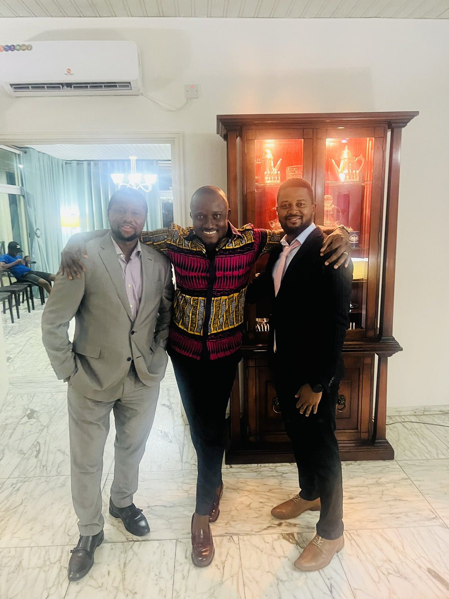Mo_Salone's tweet photo. 1/3 Had a good evening yesterday. I met and interacted with Commonwealth and Chevning scholars and fellows at @LisaJChesney’s residence.  Filled with fine minds, positive energy and diverse professionals, the event renewed my hope in and uplifted my spirit for Sierra Leone. https://t.co/4TxYVxkfNA
