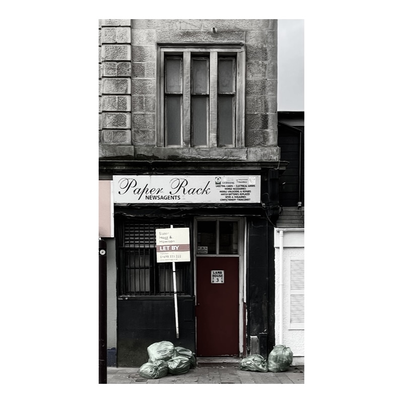 fonecamerawoman's tweet image. No news today, nothing going on, seems everyone has gone, and it really is a shame #localshops #shopfrontfriday #Hamilton #Scotland