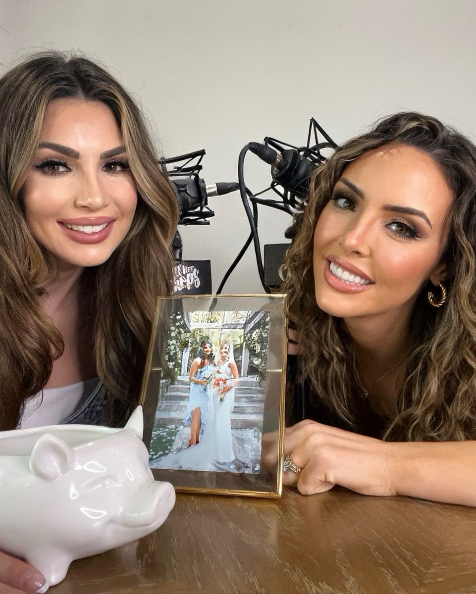 offherchops's tweet image. WELCOME BACK PORK CHOPS!!!

We are ready to kick off season 3 along with our great team at @WatchOnPremier 

Link in bio for all ways you can listen!!