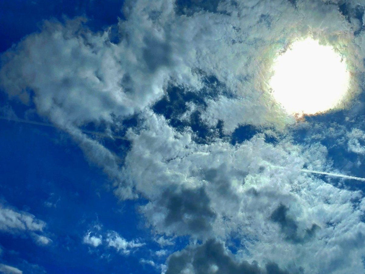 Lucky to see some sun breaking out today. @DnPhotographys  @BrookeBrighton  @EAS_GsoNC  @AmberKulick_wx  #wxtwitter  #WeatherRetweet