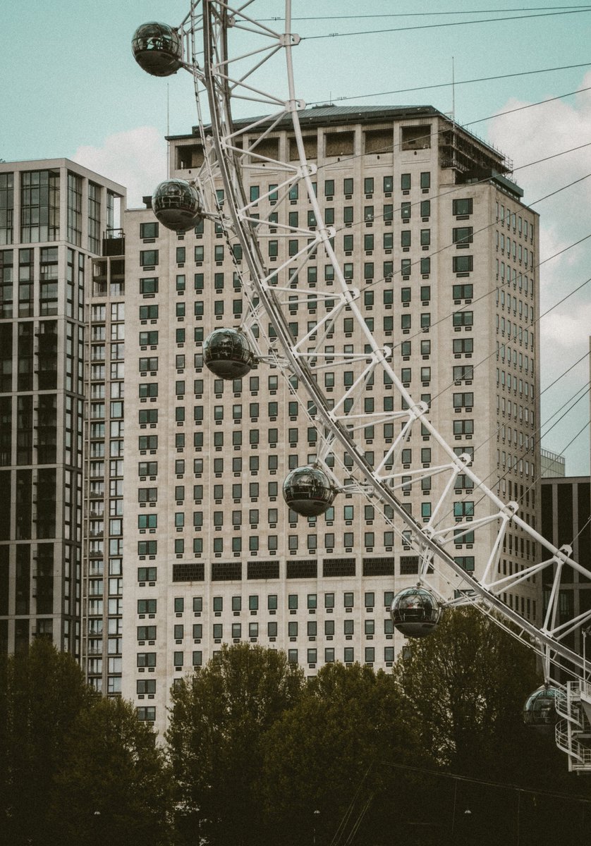 The best views are the everchanging ones #eyelovelondon 📷hoffman11 - via Unsplash