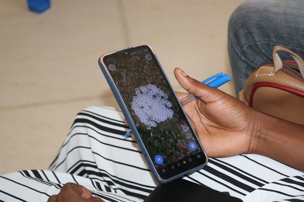 osmuganda's tweet photo. Recap, #MapHerWorld campaign

Using the #EveryDoor App, volunteers identified &amp; #mapped essential points of interest such as health facilities, schools, childcare centers, and police stations in the community to promote inclusive spaces for #women in society.

#InclusiveMapping https://t.co/x8tl6wU0HB