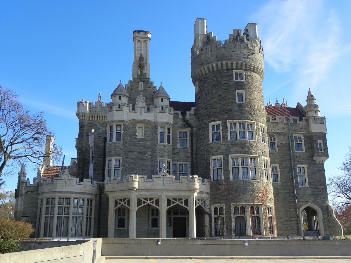 architectoapp's tweet photo. Explore the enchanting #CasaLoma in #Toronto, a #gothic  revival masterpiece! Revel in its historic charm, secret passages, and panoramic city views. Step back in time with us. #Architecture #History #Landmark #Canada  #Travel 

Unveil more with our app! https://t.co/ZvFTHgcb1q https://t.co/uq3qPjE3xO