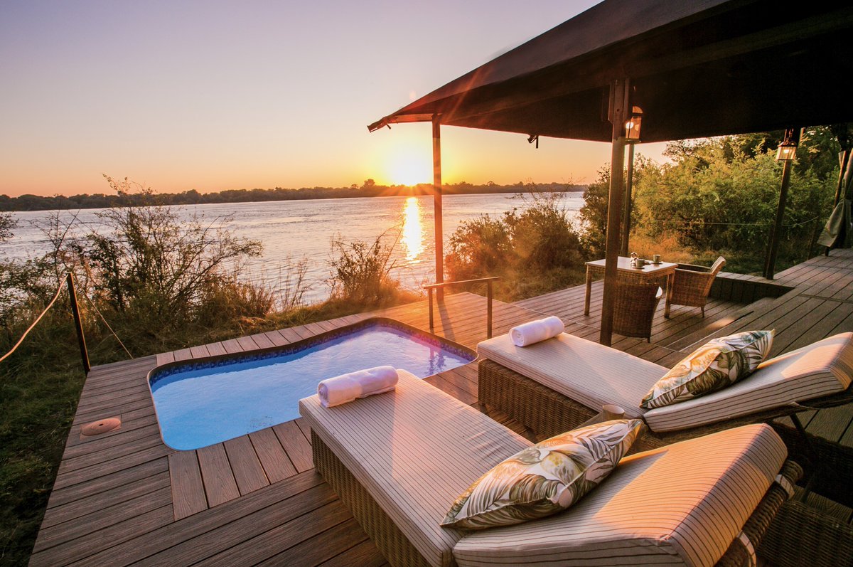 EvaLastGlobal's tweet photo. Did someone say let's go glamping? We say, YES PLEASE! Nothing screams luxury more than a Safari stay with a spectacular composite deck to soak in the natural surroundings. #OutdoorLiving #Weekend #Nature #Safari #WeekendEscape #Composite #EvaLast https://t.co/GcZWCvGUhW
