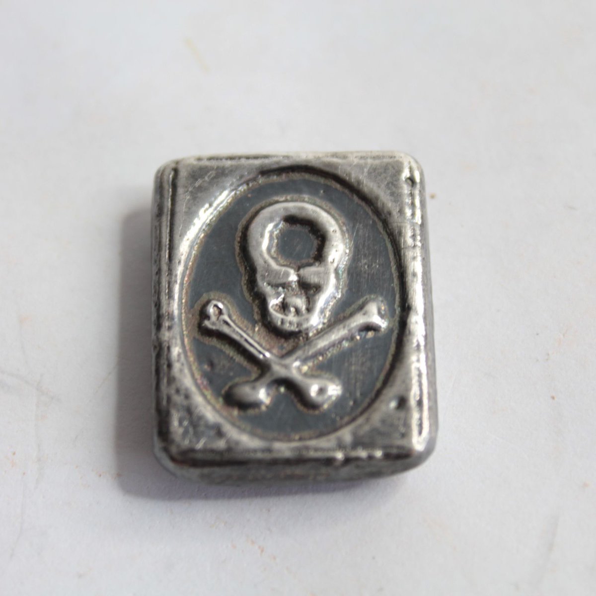 silverpunkpour's tweet photo. Doubling the Danger
Crafting 1 ozt Skull & Crossbones Stacker Bars
#SilverBullion #SilverArt #HandPouredSilver #999Silver #BullionArt #BullionCollection #SilverCasting #FineSilver #SilverPouring #BullionCommunity #SilverSmithing #SilverStacking #skulls #stacking #skullart https://t.co/ZFQ1yAoIl1