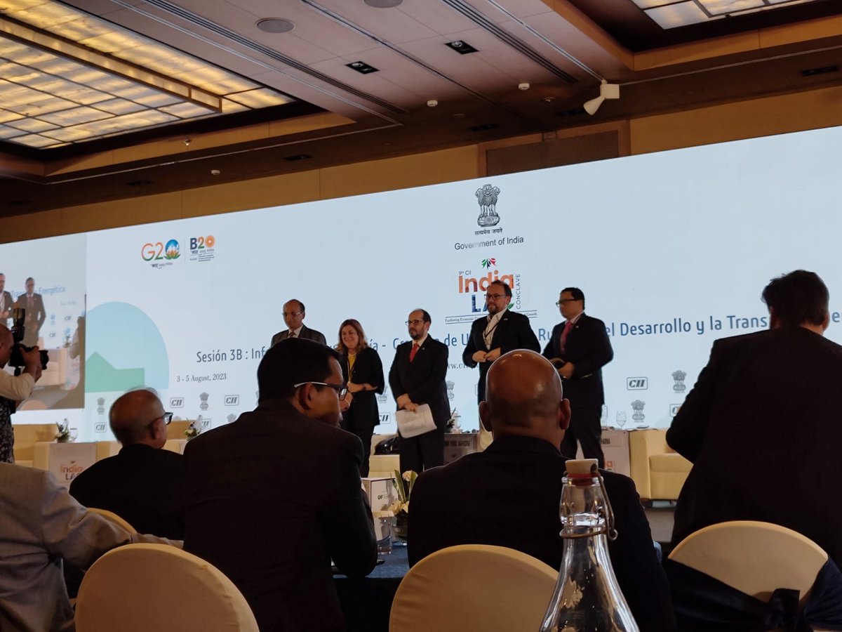 cristhiansg's tweet photo. Participé en representación de Colombia en el panel de Infraestructura y Energía en el #CIIIndiaLACConclave en Nueva Delhi compartiendo acerca de las oportunidades comerciales en nuestro país @IndiaEmbCol @IndiaEmbBogota @PROCOLOMBIACO @GermanUmanaM @CamaraCoIn @FollowCII https://t.co/tYT6LofwJG