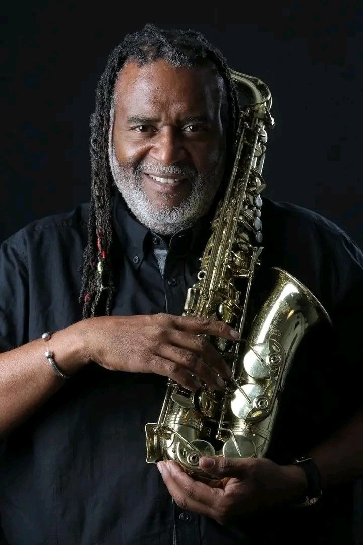 Blessed 66th Earthstrong to a great real jamaican living legend like the legendary record producer and saxophonist of the reggae history like DEAN IVANHOE FRASER.

August 4 1957