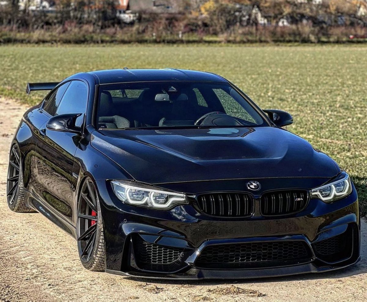 carpxrnpicx's tweet photo. BMW M4 Competition https://t.co/GfecOKOzXH