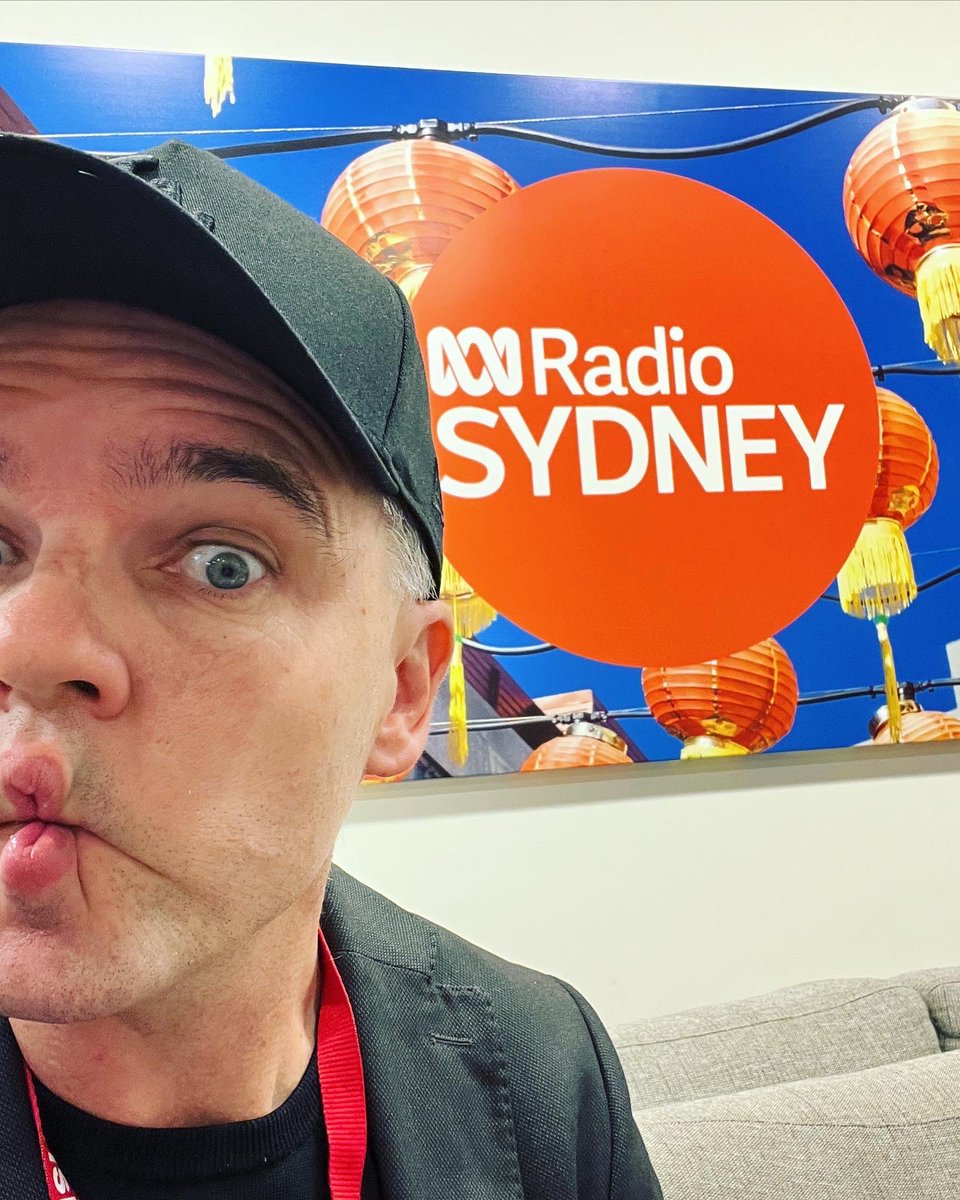 It’s a challenge to spread word about a book. Kids’ TV/mags are all but gone. But podcasts like <a href="/DaniVeeBooks/">Dani Vee Books - Words & Nerds Pod</a> Words &amp; Nerds &amp; <a href="/zannilouise/">Zanni Louise Arnot</a> Sunshine House are here to save the day! My new interviews below.
(+ ABC Local tonite 11pm)

podcasts.apple.com/au/podcast/wor…

podcasts.apple.com/au/podcast/2-1…