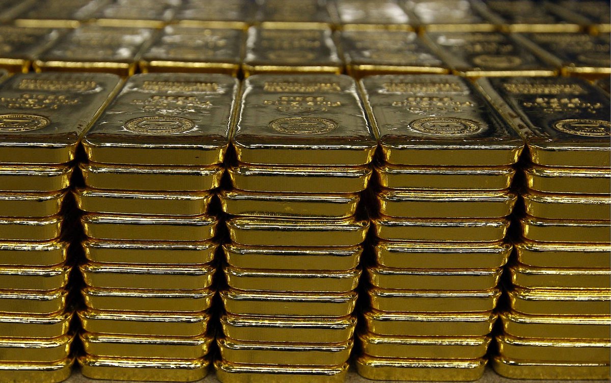 Jrgen770532's tweet photo. "China continues its course of gold purchases as the country diversifies its currency reserves. This strategy could have long-term economic implications. 💰🇨🇳 #China #Goldpurchases #Currencyreserves #CHS #Bullion #Gold #Econemy https://t.co/iSqOVePeWX