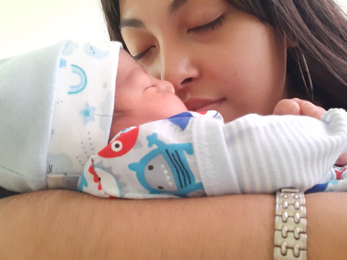 ssolangee1's tweet photo. Llegaste en el momento q más necesitaba que me miren con amor, en el momento q todos me habían fallado, me sentía muy triste y sola.
Me diste las fuerzas suficientes para seguir , sos y serás mi rayito de luz en la oscuridad de mi vida.
Mi príncipe 💙 https://t.co/xboLWVPQg5