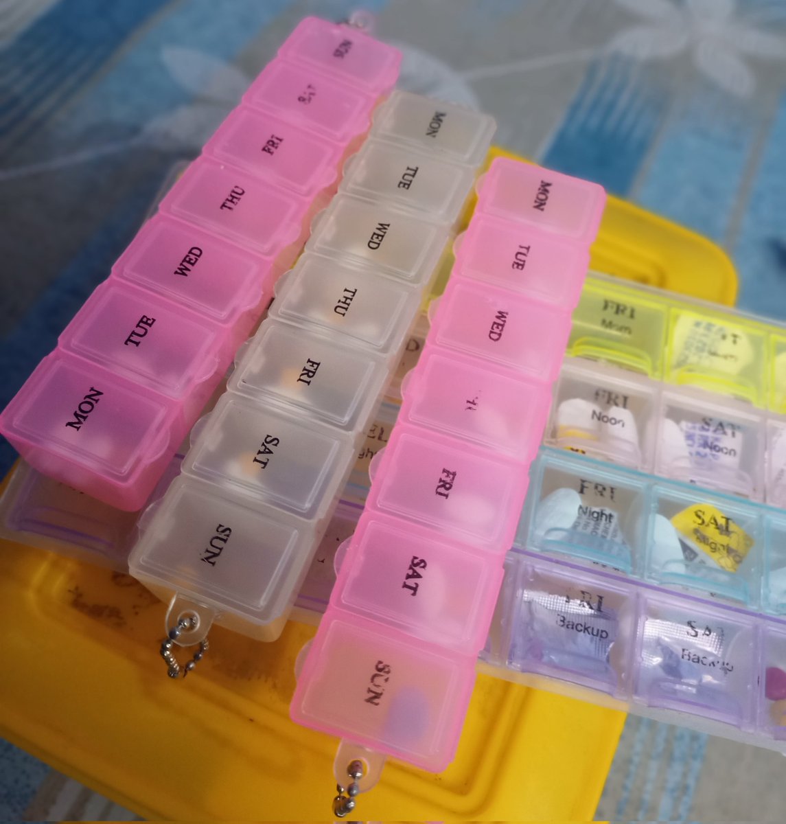 To the person who invented this- 
Shukriya aapka 😭👏👍

#medicinepillbox #medicineorganizer #MedTwitter