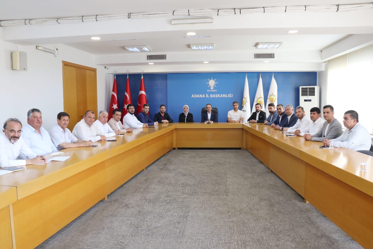 Kadın Kolları İl Başkanımız ve Gençlik Kolları İl Başkanımızın da katılımıyla İlçe Başkanlarımız ile istişare toplantımızı gerçekleştirdik.

Toplantımızın hayırlara vesile olmasını temenni ediyorum.