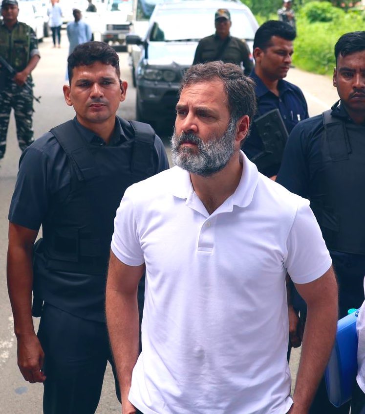 Pooja_Tripathii's tweet photo. Very very very bad news for ruling dispensation!

HE IS BACK !!!
#RahulGandhi https://t.co/0SXFXqCSLV