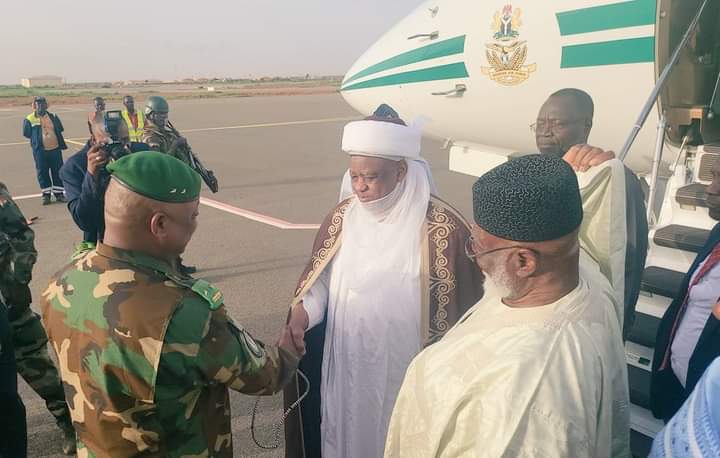 Sultan Of Sokoto On The Ground In Niger With ECOWAS - A Powerful Team For Stability.

The Response From ECOWAS Has Been Superb.

 #RegionalSecurity #UnityInDiversity
