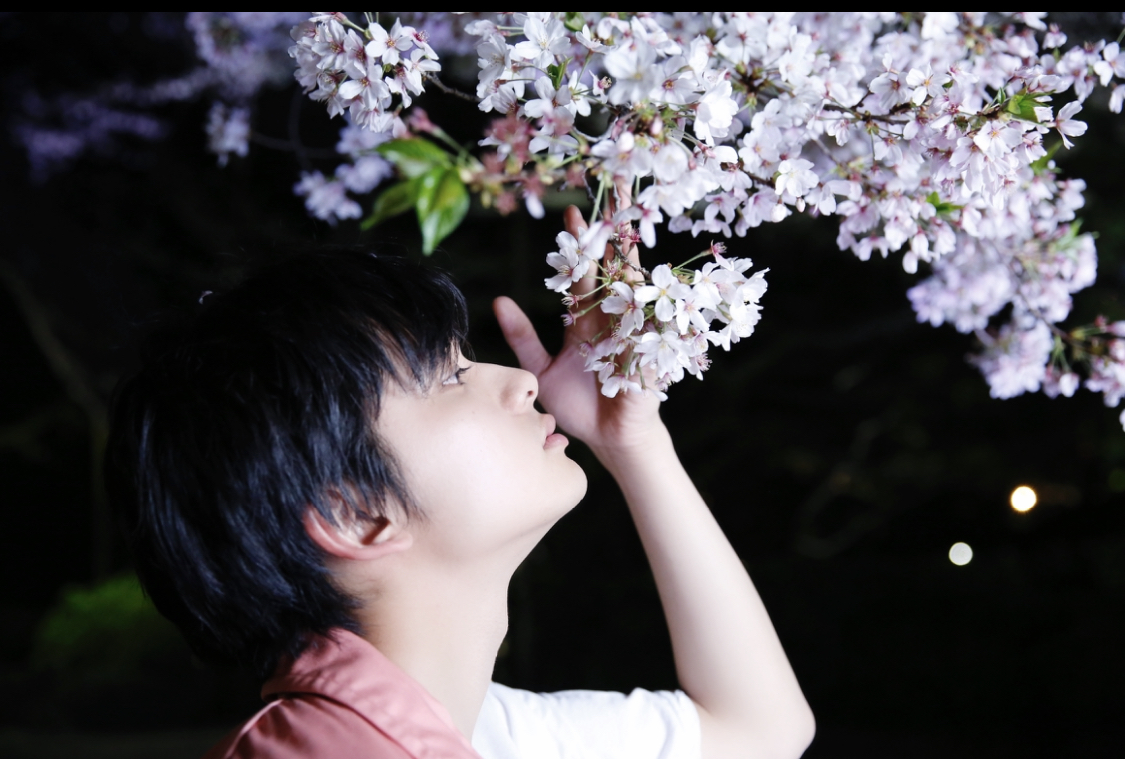 takemekitamura's tweet photo. 大事なAmazonのリンクを貼り忘れました…。

▼amazonはこちらから。
  https://t.co/XzjtOwetyk

#北村匠海 
#UandI 
#写真集 https://t.co/565F38niwM