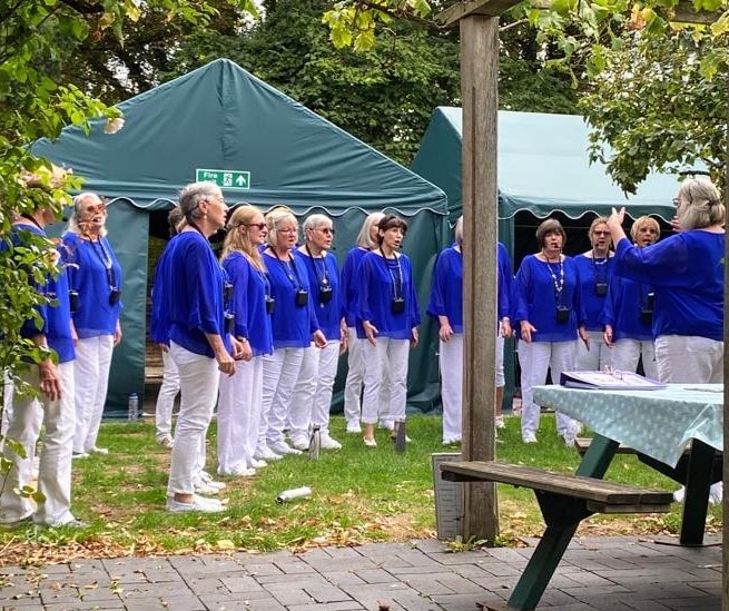 Come and see us this Sunday at Mill Green Museum , 2pm  - you can sit and have a cream tea while you listen to us, and entry to the museum is included in the ticket price!
millgreenmuseum.co.uk/.../live-the-w…