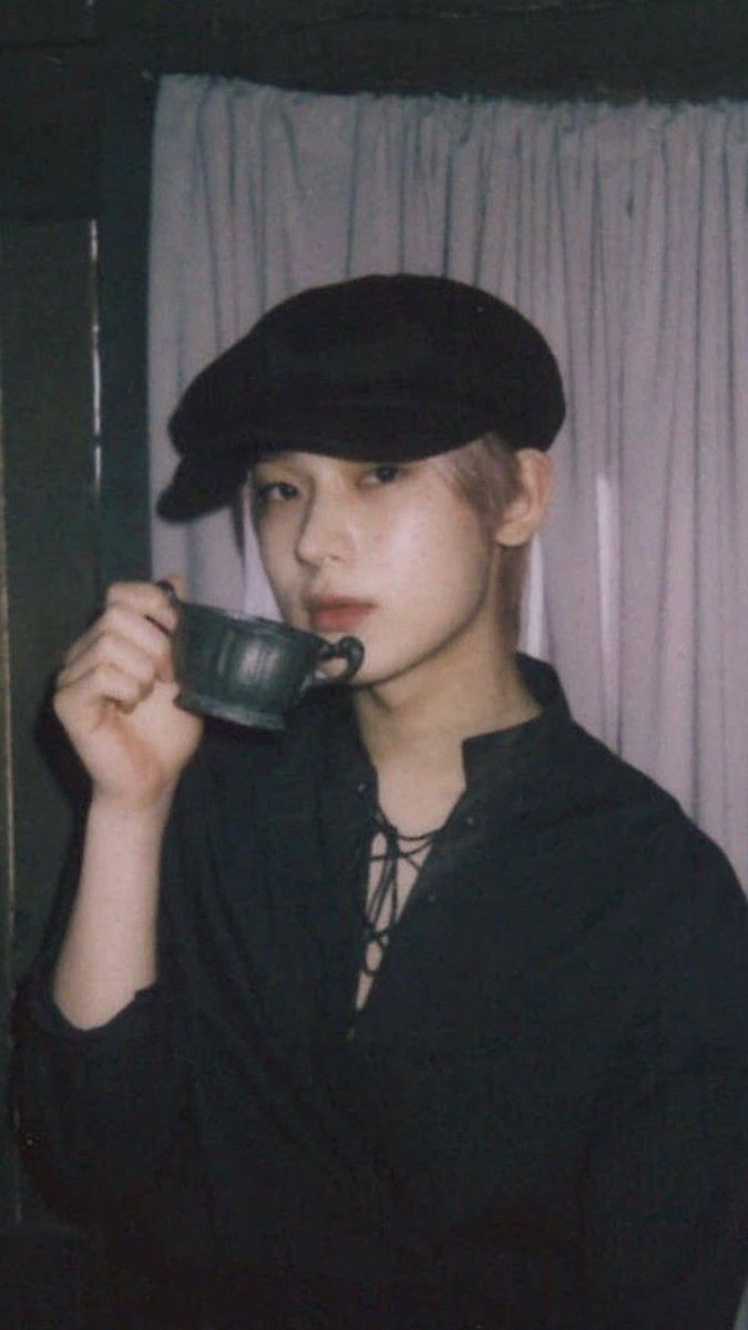 sunnysshi_'s tweet photo. day 2 — hello guys I am zy! im finding intereactive  moots and dm buddies!! 

✶she/her  ||  filo
✶not new to #stantwt and #autw ✶looking for filo engene, army
[any fandom are still welcome!] 

♡ / ↻ are appreciated !! https://t.co/eOVN3mlzPs