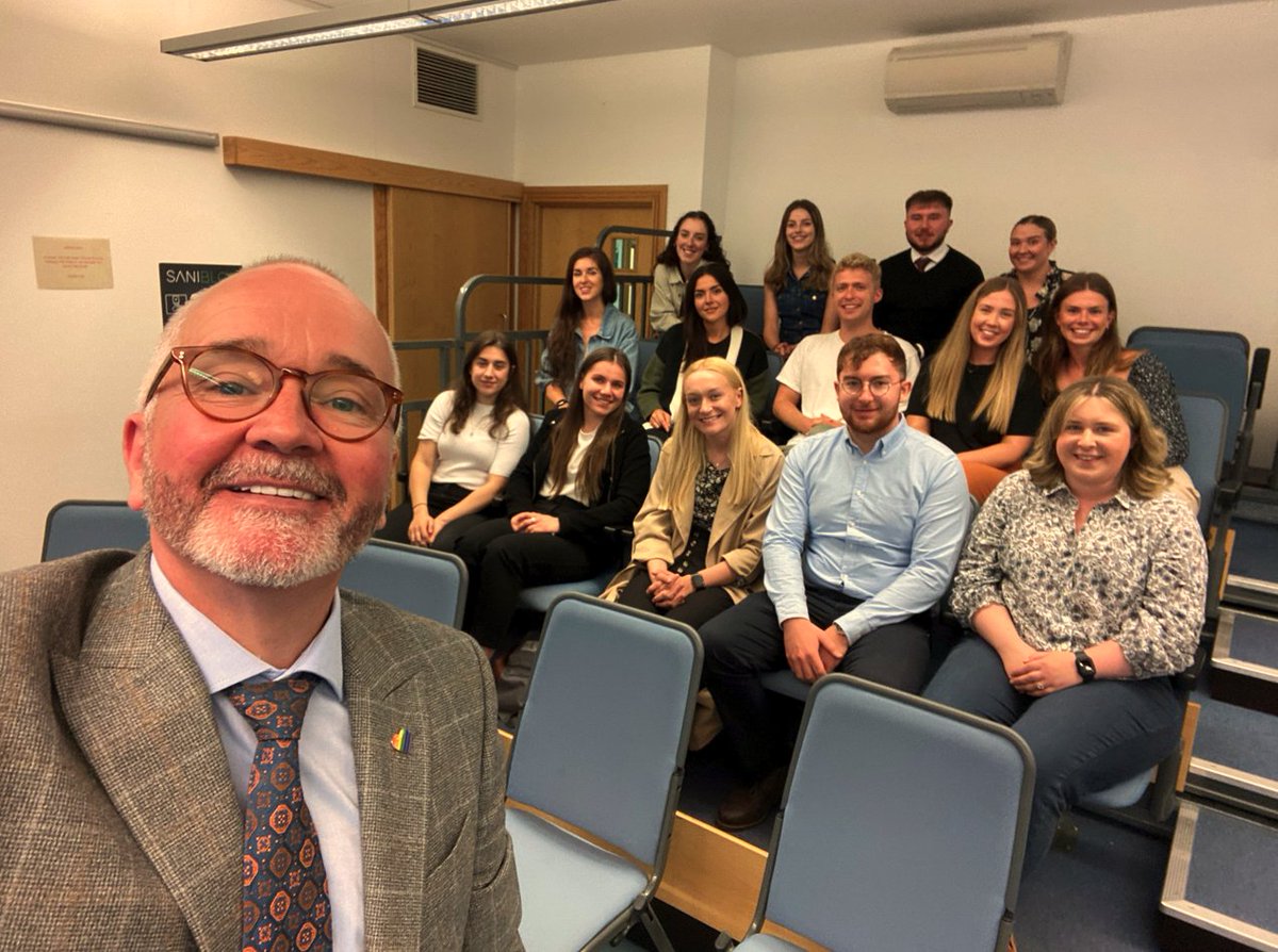 A busy period of engagement in Scotland. It’s been a pleasure to present to trainee dental nurses in Perth, newly qualified dentists (VTs) in Inverness and final year BDS students at Glasgow. @NesDental @UofGDental