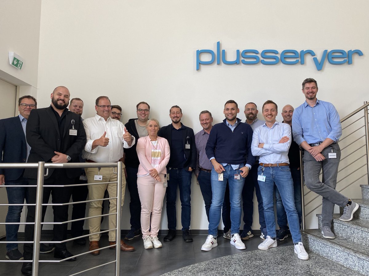 PlusServer's tweet photo. Endlich durften wir unseren neuen Partner think about IT GmbH zum Onboarding Workshop in unserem Kölner #Rechenzentrum begrüßen.
Das kann nur gut werden!
#plusserver #Partnership #workshop https://t.co/NlTCyRdlOi