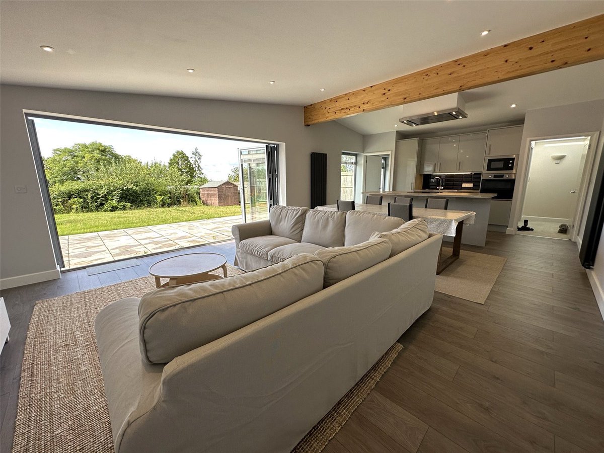 CJHoleHucc's tweet photo. ๐ข New to the market with an asking price of ยฃ550,000
๐ Churchdown
๐ Detached bungalow
๐ No onward chain
๐ Modern
๐๏ธ Three bedrooms
๐ณ Stunning views
โน๏ธ Freehold, Council Tax Band E and EPC B
#CJHole #EstateAgent #ModernProperty #Churchdown #Bungalow #ForSale #Gloucester https://t.co/BfLt8ga4B6