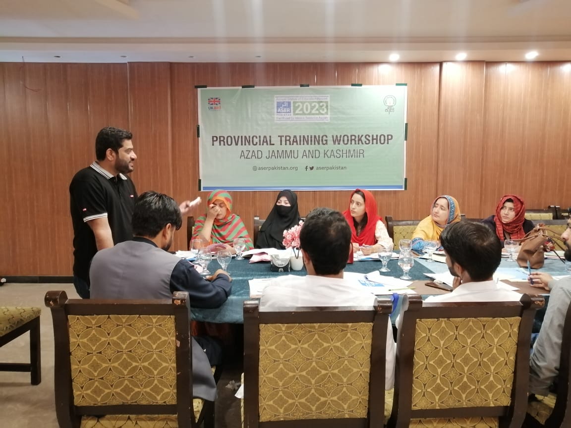 ASERPAKISTAN's tweet photo. #AserCycle23 updates!
Provincial Workshop Azad Jammu and Kashmir Day 2!
The workshop started with instructions on the #ASERPakistan survey and led to Group work on tools. Training of Trainers was led by Waqas Bajwa! https://t.co/p2VpLolPLO