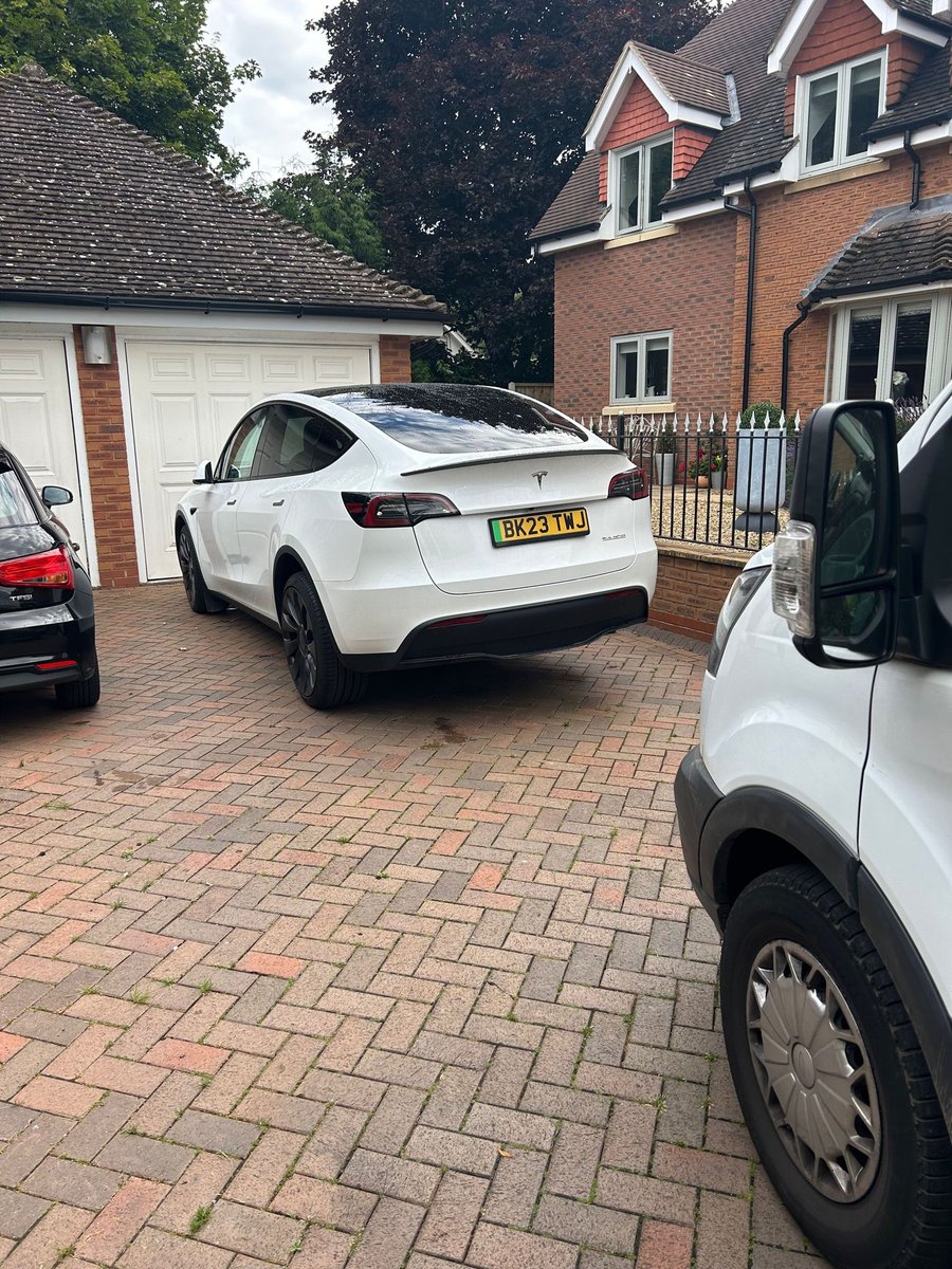 Dustcaptyres's tweet photo. Tesla tyre fitted within 90 minutes. Just in case you didn’t know, we stock all branded EV tyres! 😄 https://t.co/LQh8ljnDRl