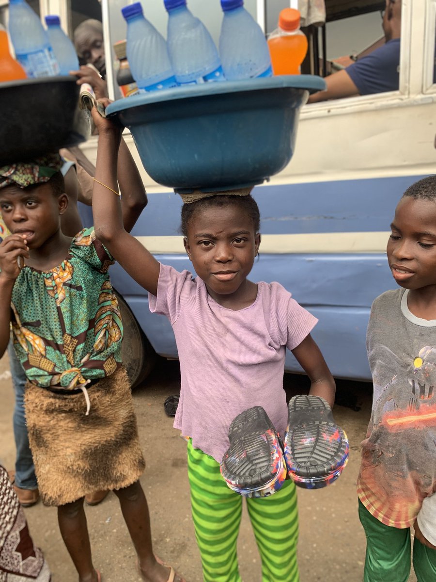 Weight_LessOrg's tweet photo. Welcome back everyone,
At Weight_Less organisation, our primary responsibility to child hawkers is to relieve them of the weight on their heads.
One of the ways we do this is by providing relief items. Here is one such time that we did this.
#Relief #Weight_less #SOAR https://t.co/p5rsEPhqbj