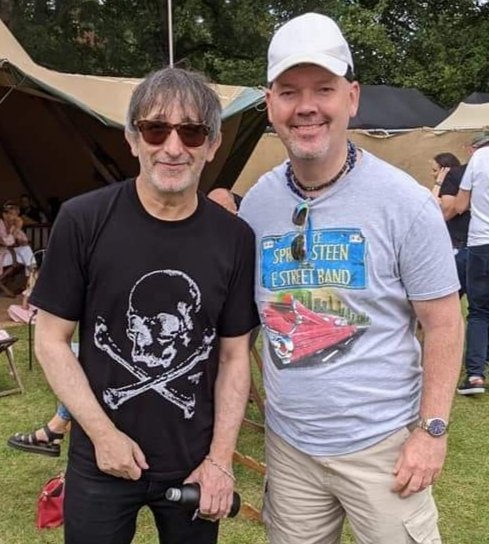 Yes, you better believe I'm gonna drag this photo out of me and the wonderful @IanZBroudie at St Albans in 2021 every year!!! Happy happy birthday, loved seeing you again at Latitude Festival couple of weeks ago, fantastic as ever! 🍓🍓🍓