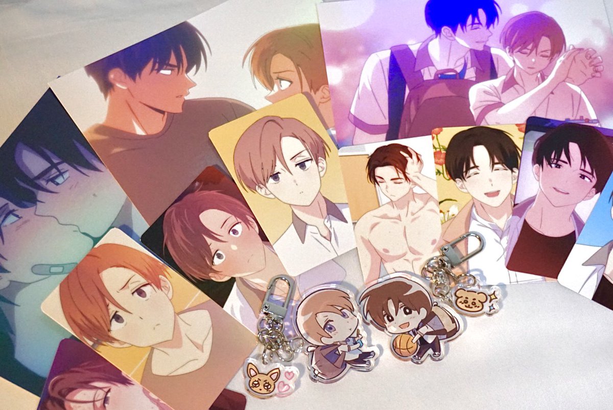 #RT 추첨 2분께 양면키링세트or엽서+포토카드 세트를 보내드립니다!

라프텔 오리지널 펀딩프로젝트로
4주 애인 스페셜 굿즈가 출시됐습니다🎉

좋은 기회로 먼저 받아보게 되어 굿즈를 리뷰하게 되었어요 타래로 이어보겠습니다••

 펀딩 링크는
➮ vo.la/09kmv 
#광고