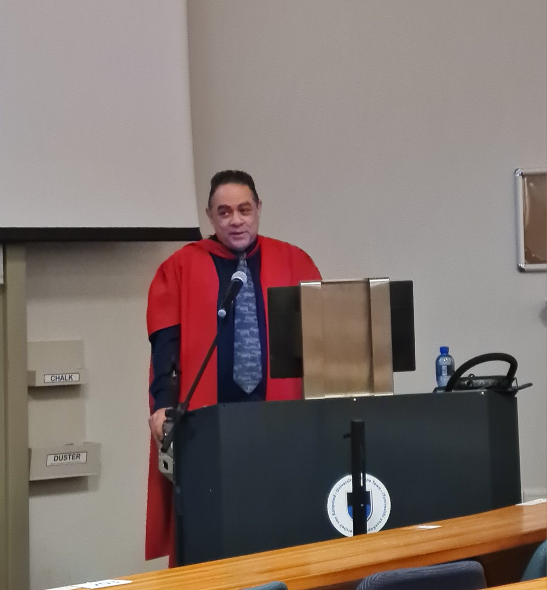 ChildrensHeart1's tweet image. Professor Mark Engel, our colleague, mentor, and dear friend, gave his #UCTInauguralLecture last night to a full audience. Heartfelt tributes were paid to and from Mark, and his key takeaways left everyone feeling inspired. Congratulations once again @markengel_ct!