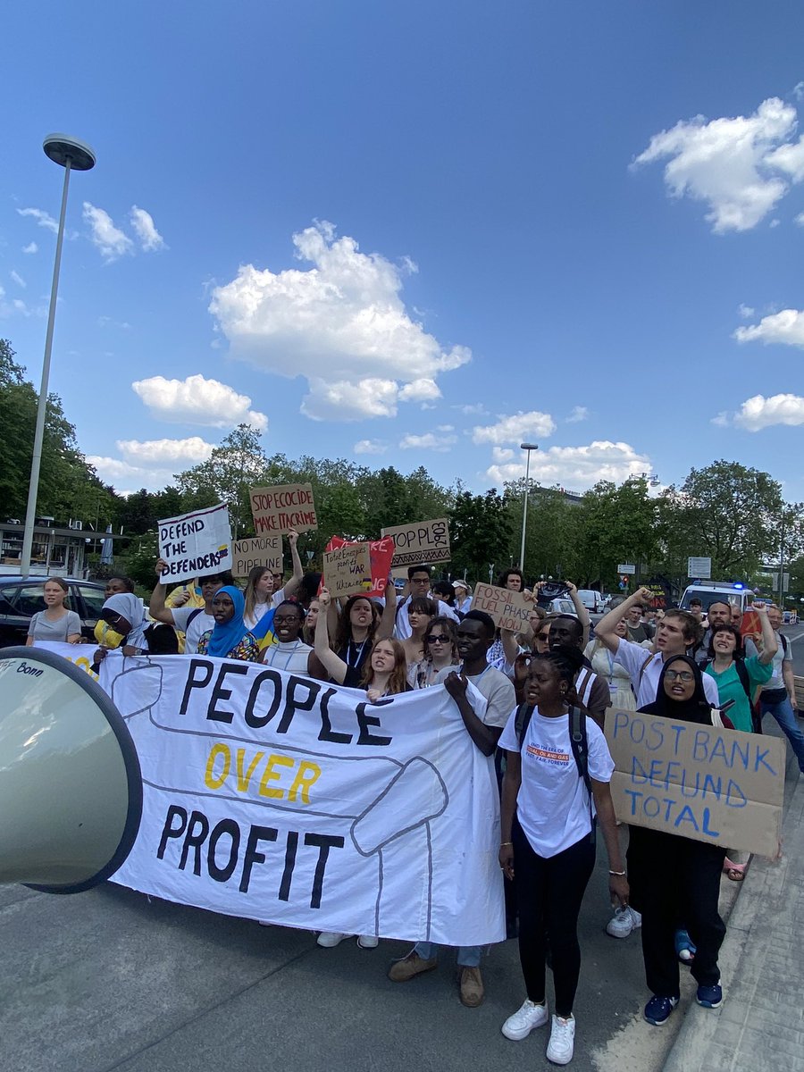 Aidahhelen's tweet photo. People over profit 📢 #ClimateActionNow #climatefinance #EFFPO @agape_earth @FFFMAPA https://t.co/8hl0bMwXUd