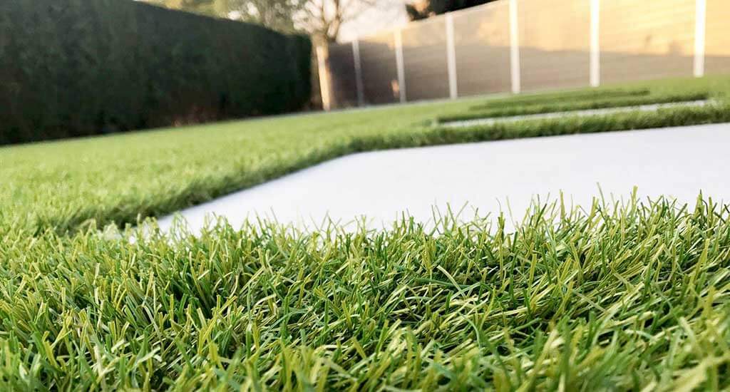 With ReaDY® technology, Royal Grass® can mimic the natural growth direction of real grass giving your lawn a playful and lush look that is barely distinguishable from natural grass.

View the Royal Grass® collection:

bit.ly/43O5oey

#ArtificialGrass #RoyalGrassUK