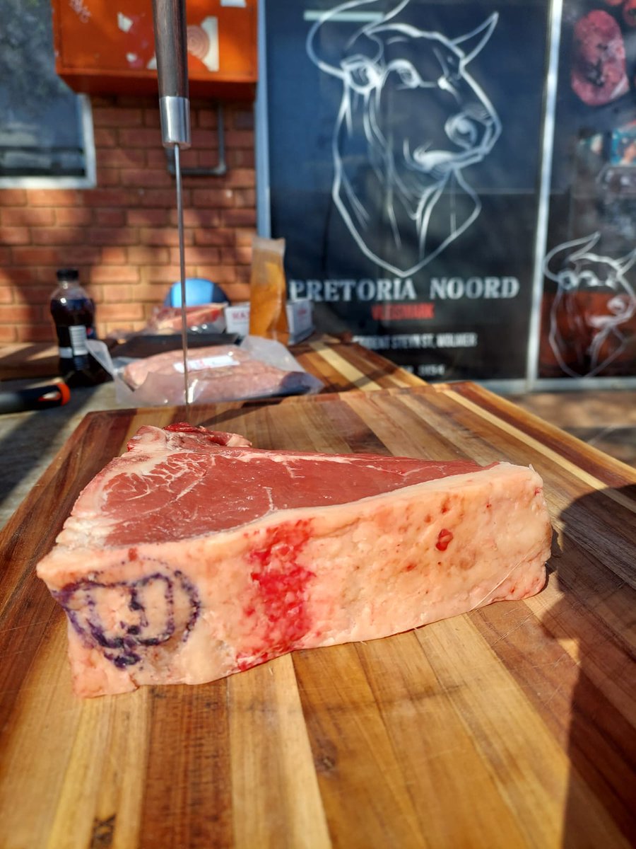 braaifluencer's tweet photo. How we kick off the weekend... #braaitime at Pretoria Noord Vleismark 🔥🥩 Lekker! #braaifluencer https://t.co/A5Lz3ql2rC