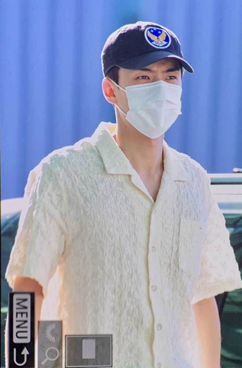 94seconds_'s tweet photo. 230804 ICN 

เจอกันที่เมืองไทยค่ะ 🌹🛫️

#SEHUN #세훈 https://t.co/kGd8rnCu3D